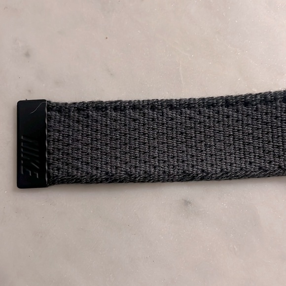 The Nike Men's 1.49 In (38MM) Wide Standard Knit Web Belt NWOT - Picture 4 of 8